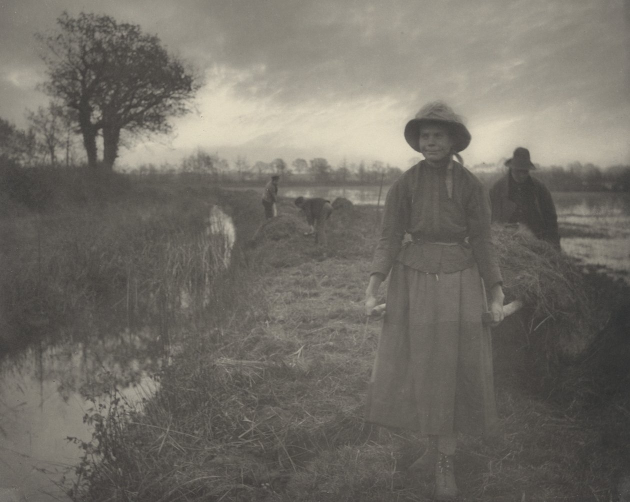 Polowanie na siano z bagien autorstwa Peter Henry Emerson and T.F. Goodall