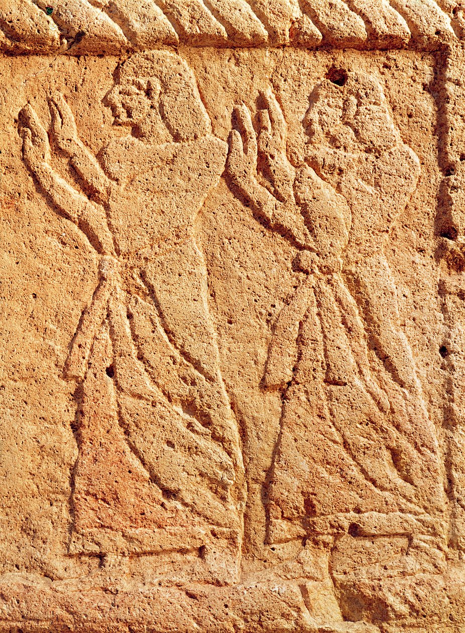 Relief przedstawiający sługi oddające hołd królowi, fragment sarkofagu Ahirama, kamień króla Byblos autorstwa Phoenician