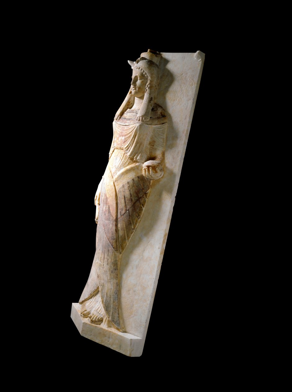 Cywilizacja fenicka: pokrywa sarkofagu z marmuru wyrzeźbiona z przedstawieniem kobiety (leżącej). IV-III wiek p.n.e. Kartagena, Muzeum Hiszpanii autorstwa Phoenician