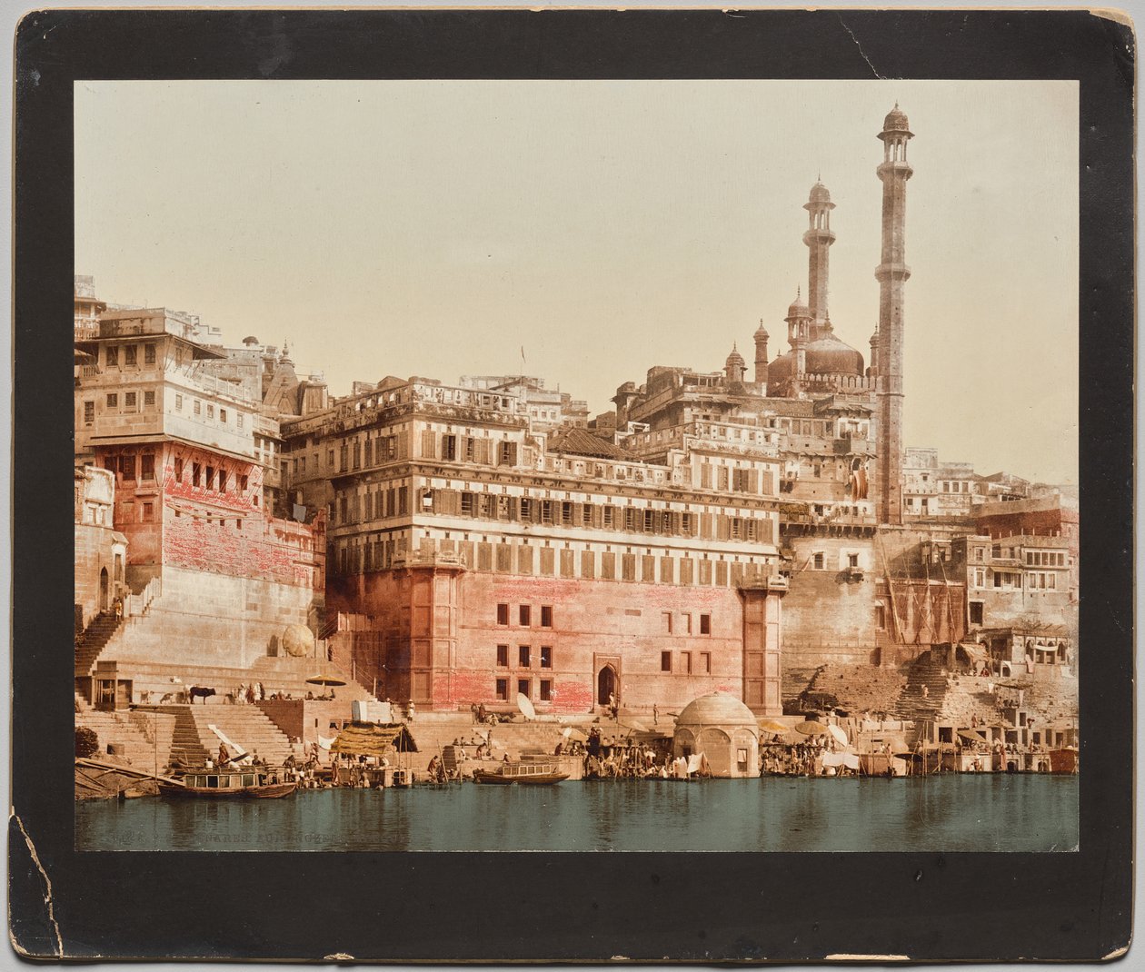 Indie. Benares. Meczet Aurangzeba, według zdjęcia dr Kurta Boeck autorstwa Photoglob Co. (Zurich, active c. 1890 1910)