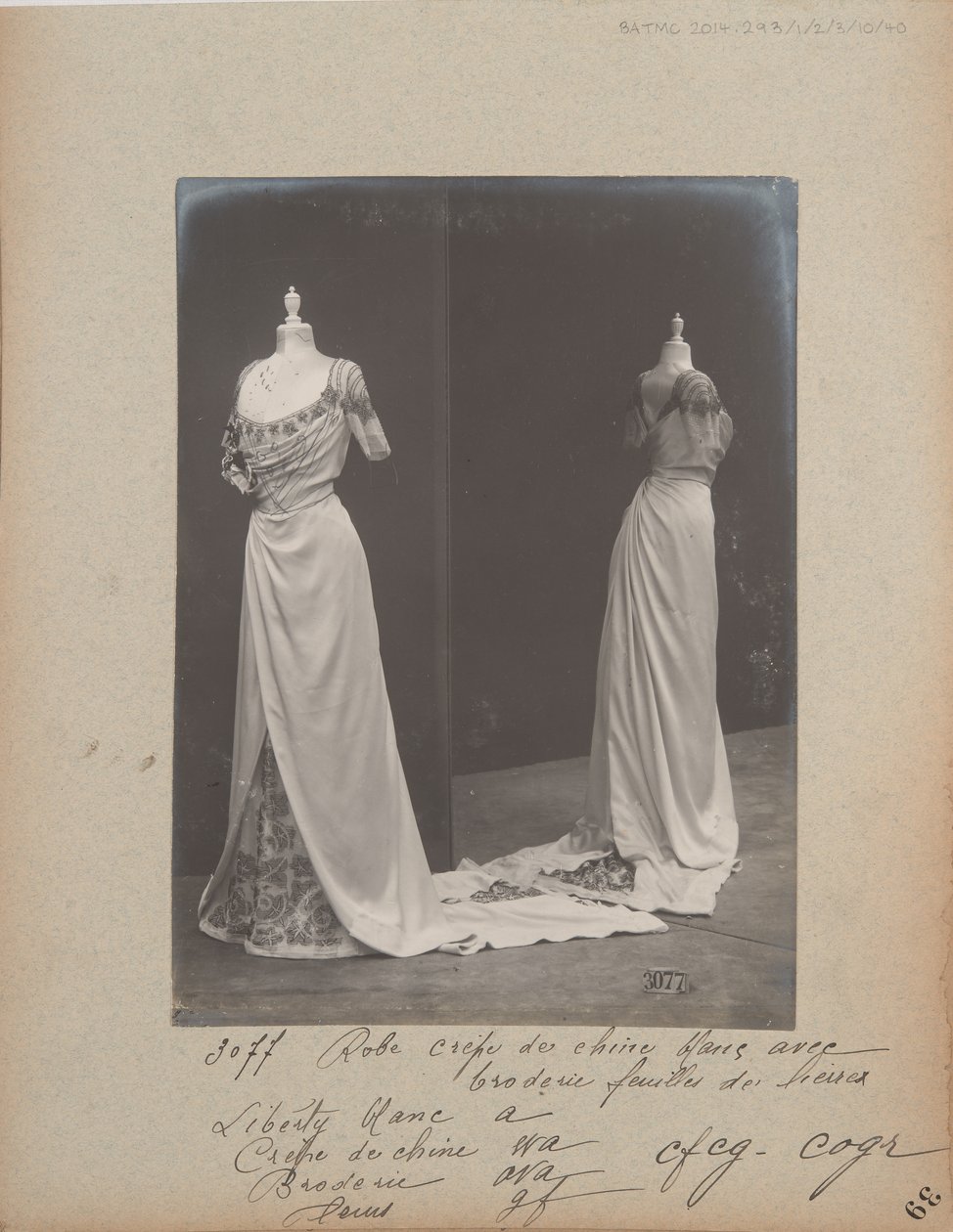Strona albumu: House of Worth, suknia balowa autorstwa Photographer French