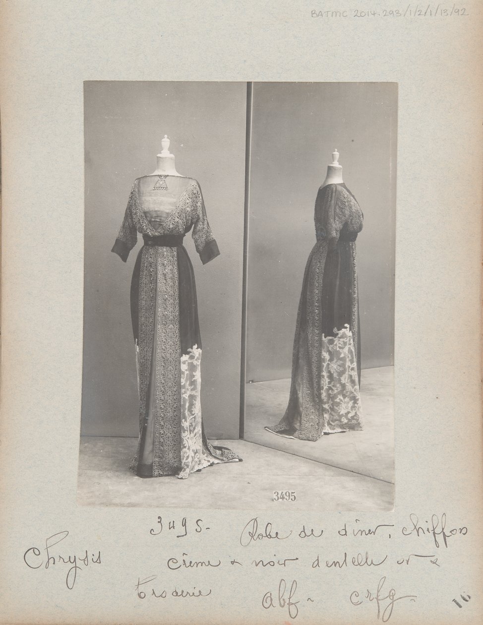 Strona albumu: House of Worth, suknia obiadowa autorstwa Photographer French