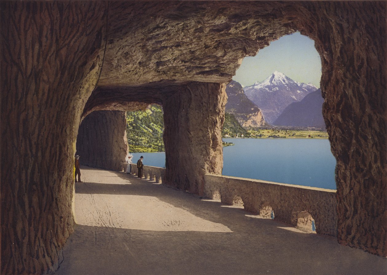 Axenstrafse, Gallerie, Fluelen i Bristenstock (zdjęcie kolorowe) autorstwa Photographer Swiss