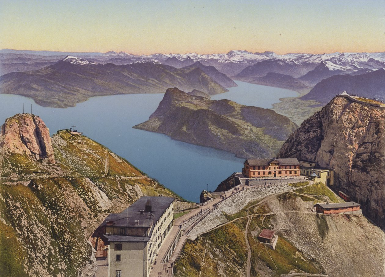 Pilatus-Kulm (2133 m n.p.m.) Jezioro Czterech Kantonów i Alpy (zdjęcie kolorowe) autorstwa Photographer Swiss