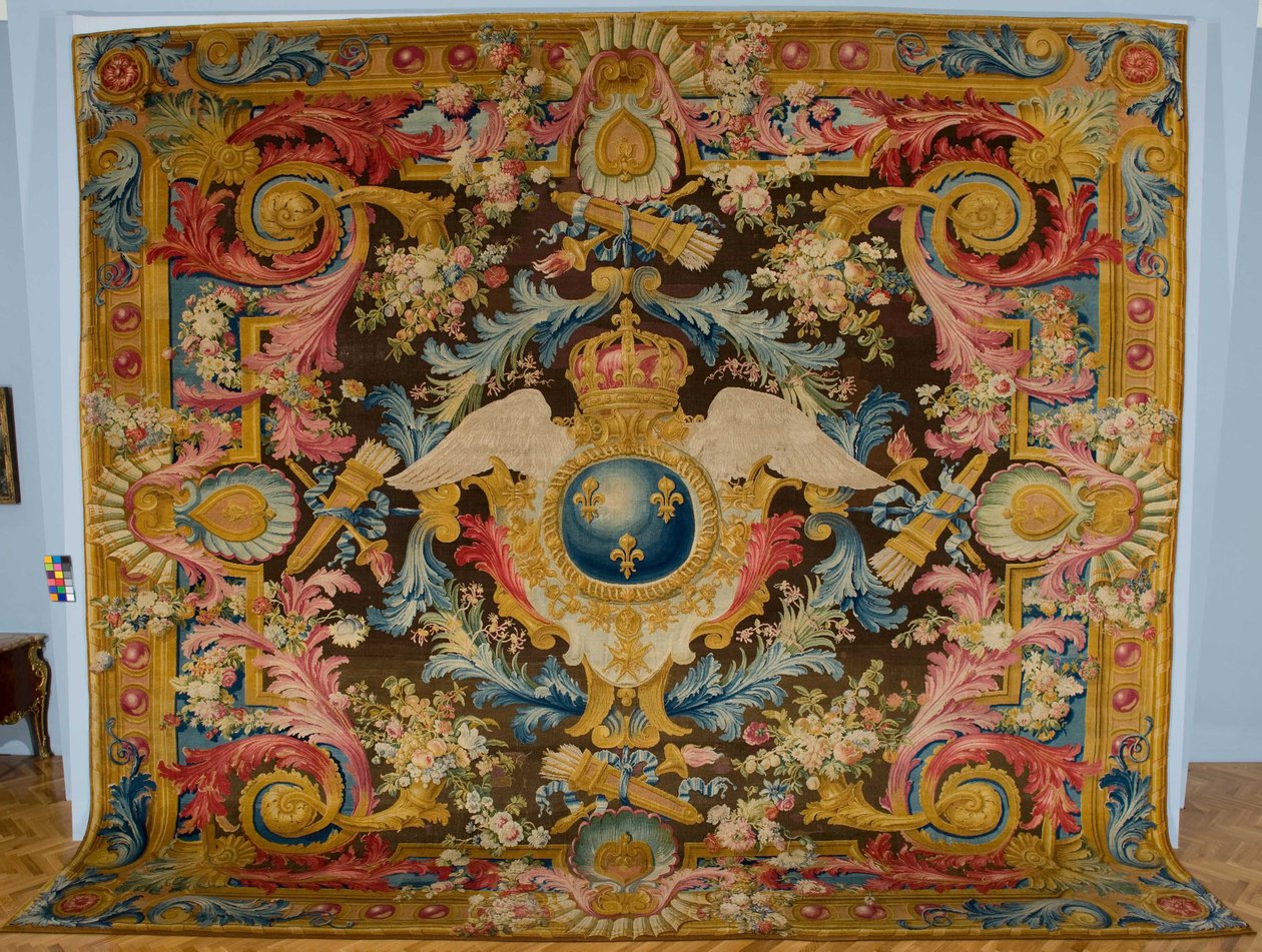 Dywan Ludwika XV Savonnerie z Royal Arms, producent Fabryka Savonnerie, Francja, ok. 1740-1750 autorstwa Pierre Josse Perrot