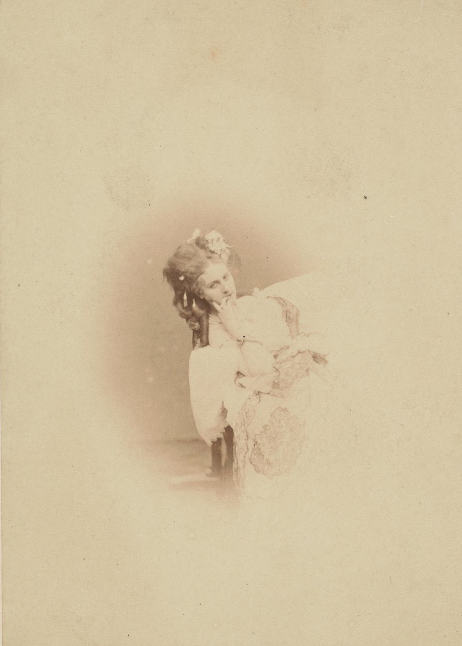 [Winietowane siedzenie w sukni Ritrosetta], 1861-67. autorstwa Pierre Louis Pierson