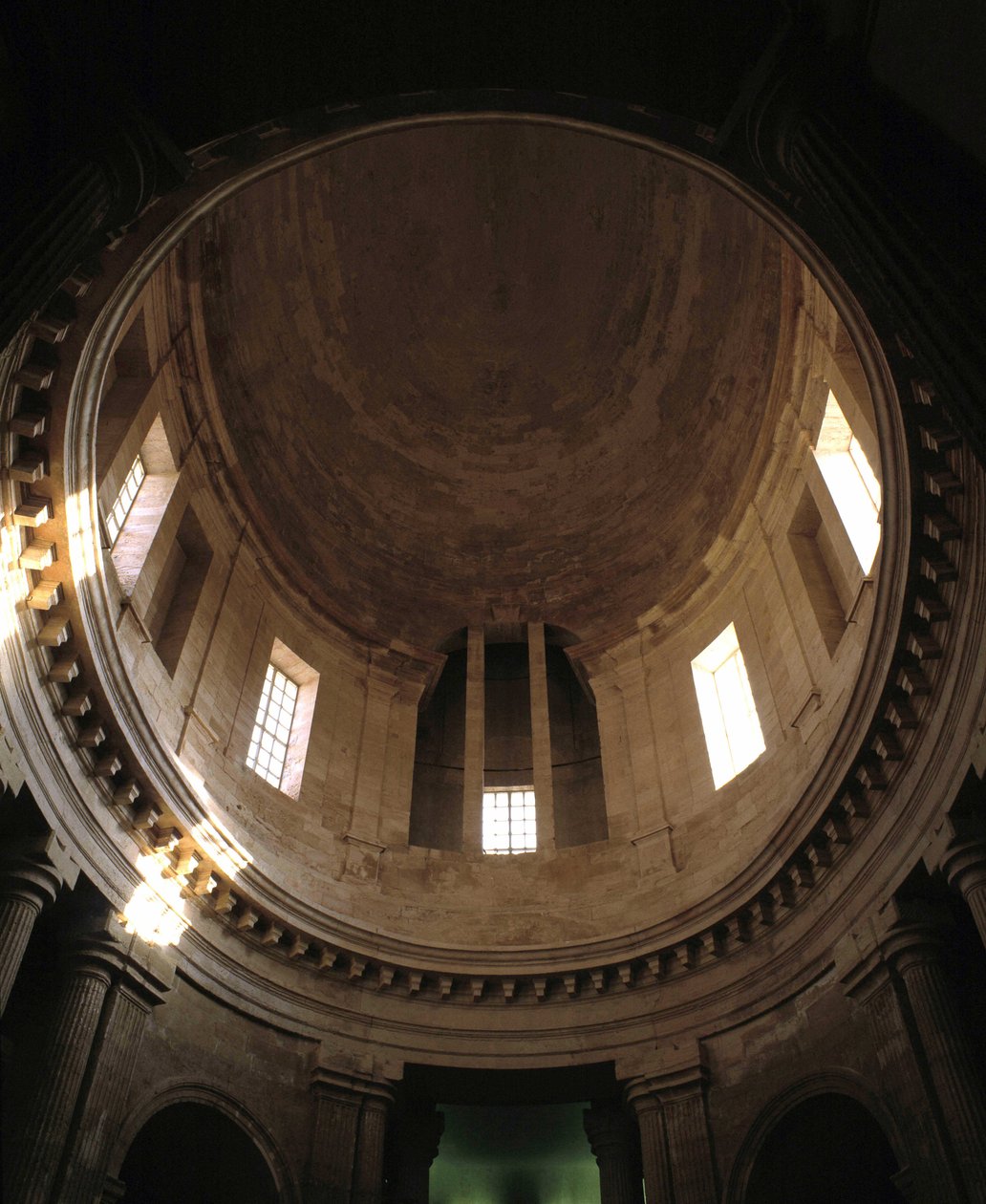 Architektura barokowa: Kaplica Starej Charyta (1679 - 1707), klasztor w Marsylii, autorstwa architekta Pierre