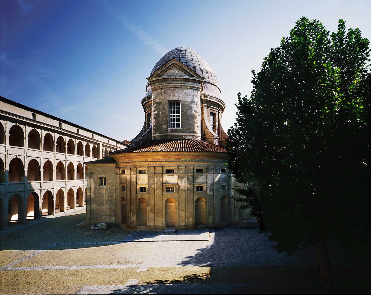 Kościół La Vieille Charite, klasztor w Marsylii, Francja. Architektura barokowa autorstwa Pierre