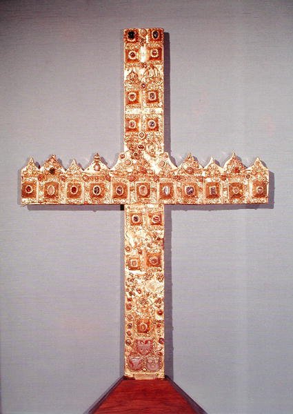 Krzyż z dwóch koron, 1472-88 (złoto, drewno, perły i kamienie szlachetne) autorstwa Polish School