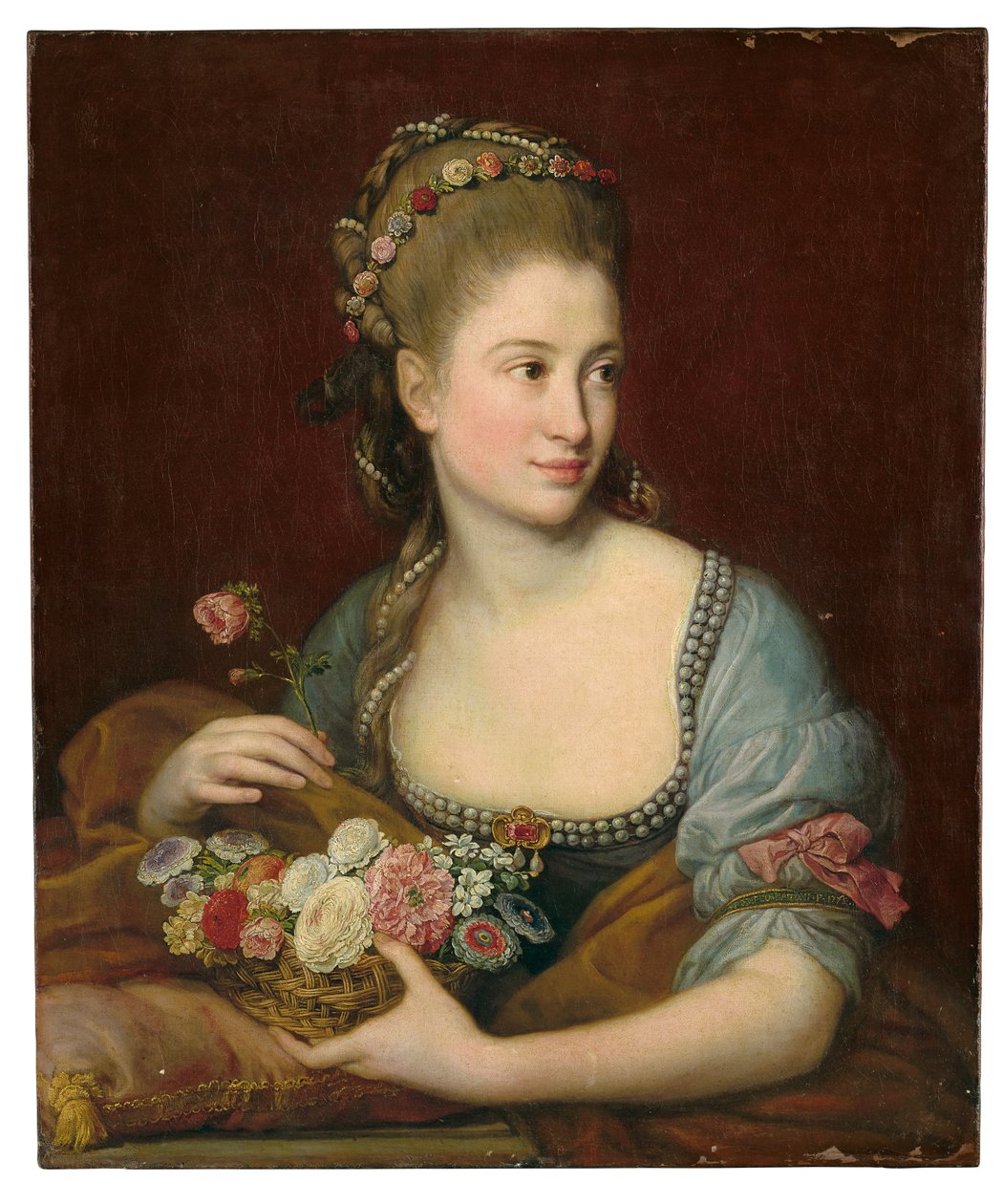 Portret damy jako Flora, do połowy długości, trzymająca wiklinowy kosz kwiatów autorstwa Pompeo Girolamo Batoni