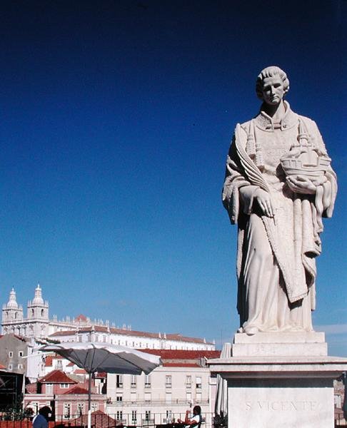 Statua św. Wincentego z klasztorem San Jeronimo w tle autorstwa Portuguese School