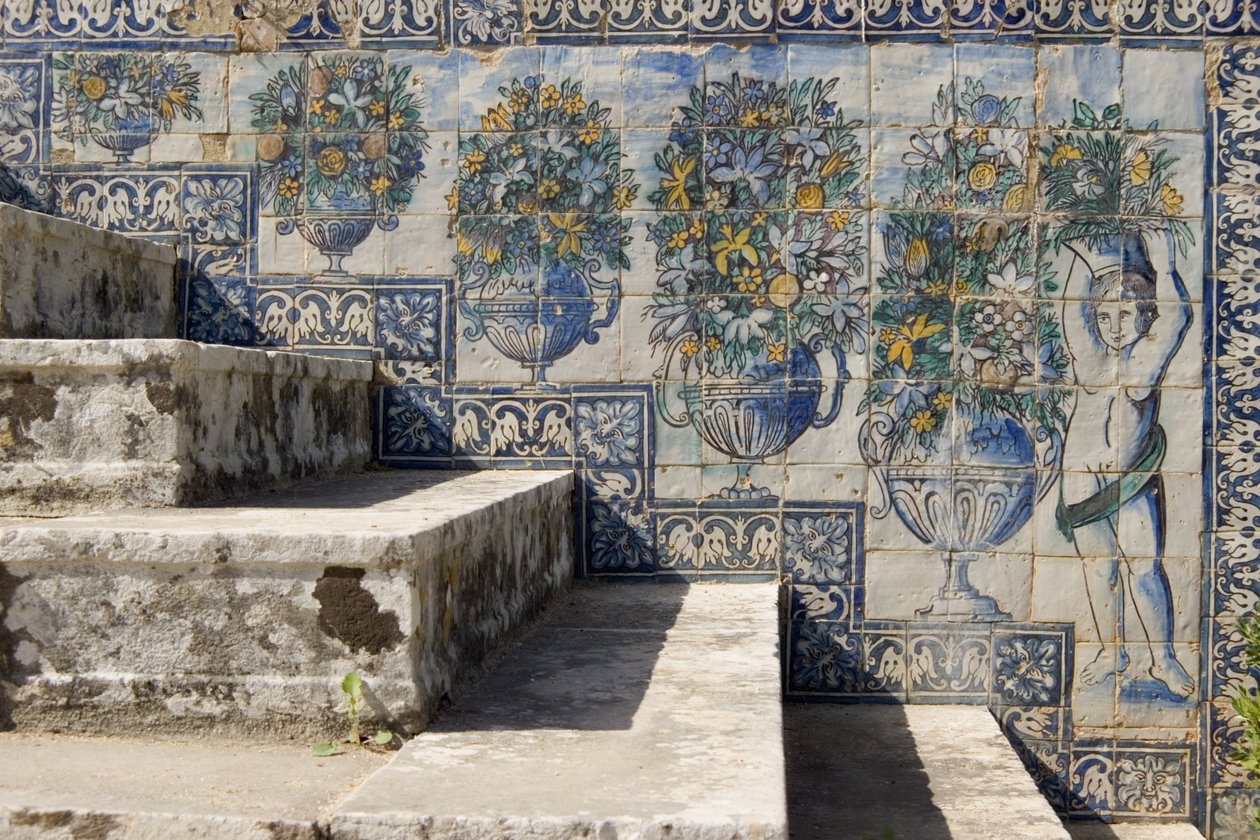 Płytki azulejos w ogrodach pałacowych (ceramiczne) autorstwa Portuguese School