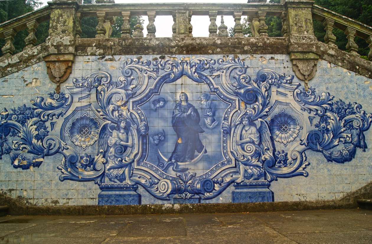 Panel dekoracyjny przedstawiający Matkę Boską miażdżącą Węża, Lamego, Portugalia. 1738 autorstwa Portuguese School