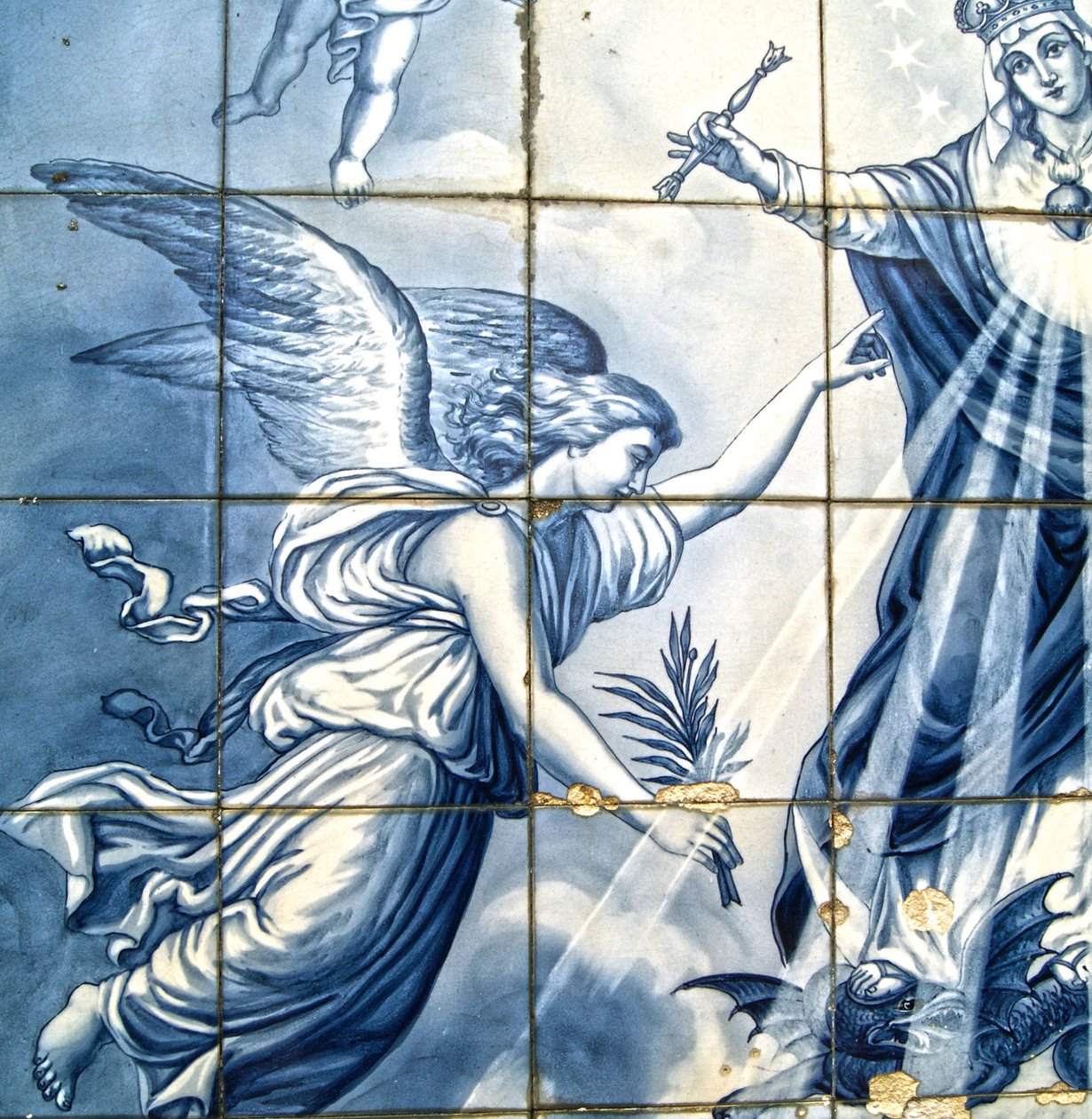 Dekoracyjny panel przedstawiający archanioła Gabriela i Matkę Boską miażdżącą uskrzydlonego węża, Lamego, Portugalia. 1738 autorstwa Portuguese School
