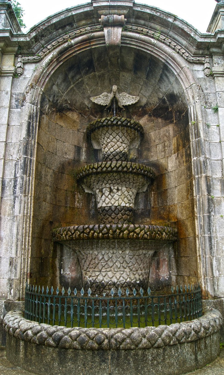 Fontanna Pelikan, Sanktuarium Matki Bożej Sanktuarium, Lamego, Portugalia 1738 (kamień) autorstwa Portuguese School