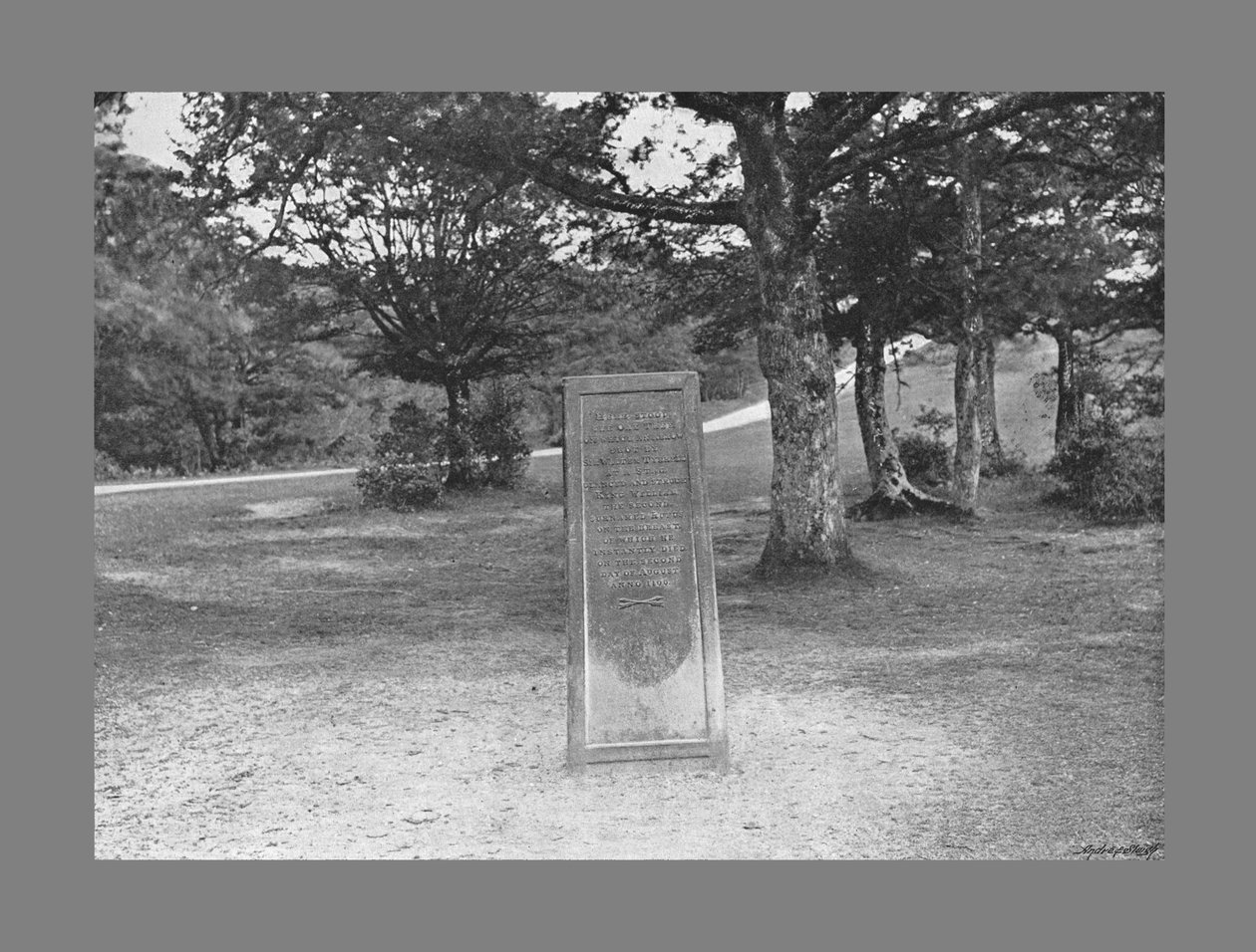 Rufus Stone, New Forest Hants, ok. 1900 autorstwa Poulton and Co