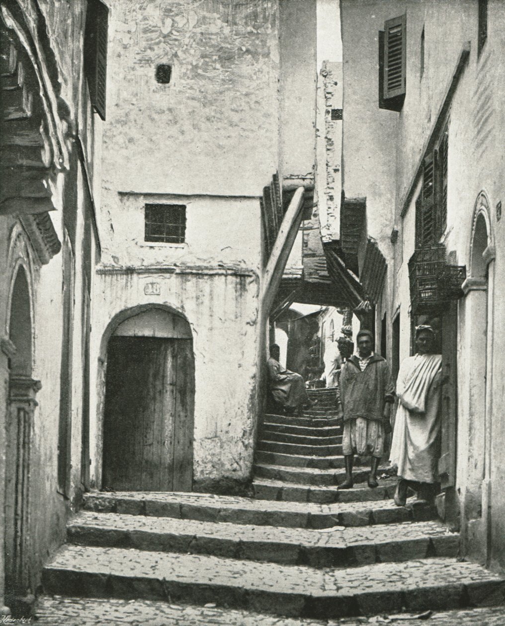Rue de la Kasbah, Algier, Algieria, 1895. autorstwa Poulton and Co