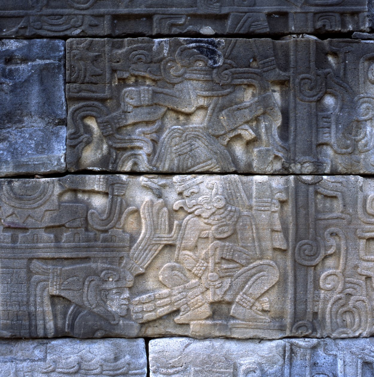 Płaskorzeźba centralna, ściana południowa, boisko do piłki nożnej, okres późnej klasyki autorstwa Pre Columbian