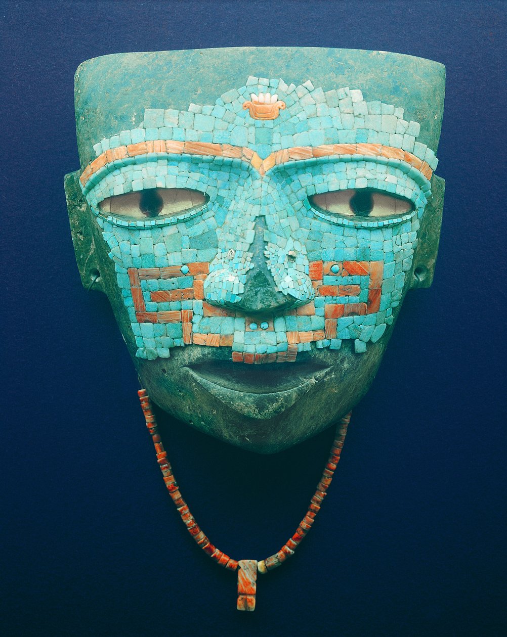 Maska pogrzebowa z Teotihuacan (kamień, turkus, obsydian i muszla) autorstwa Pre Columbian