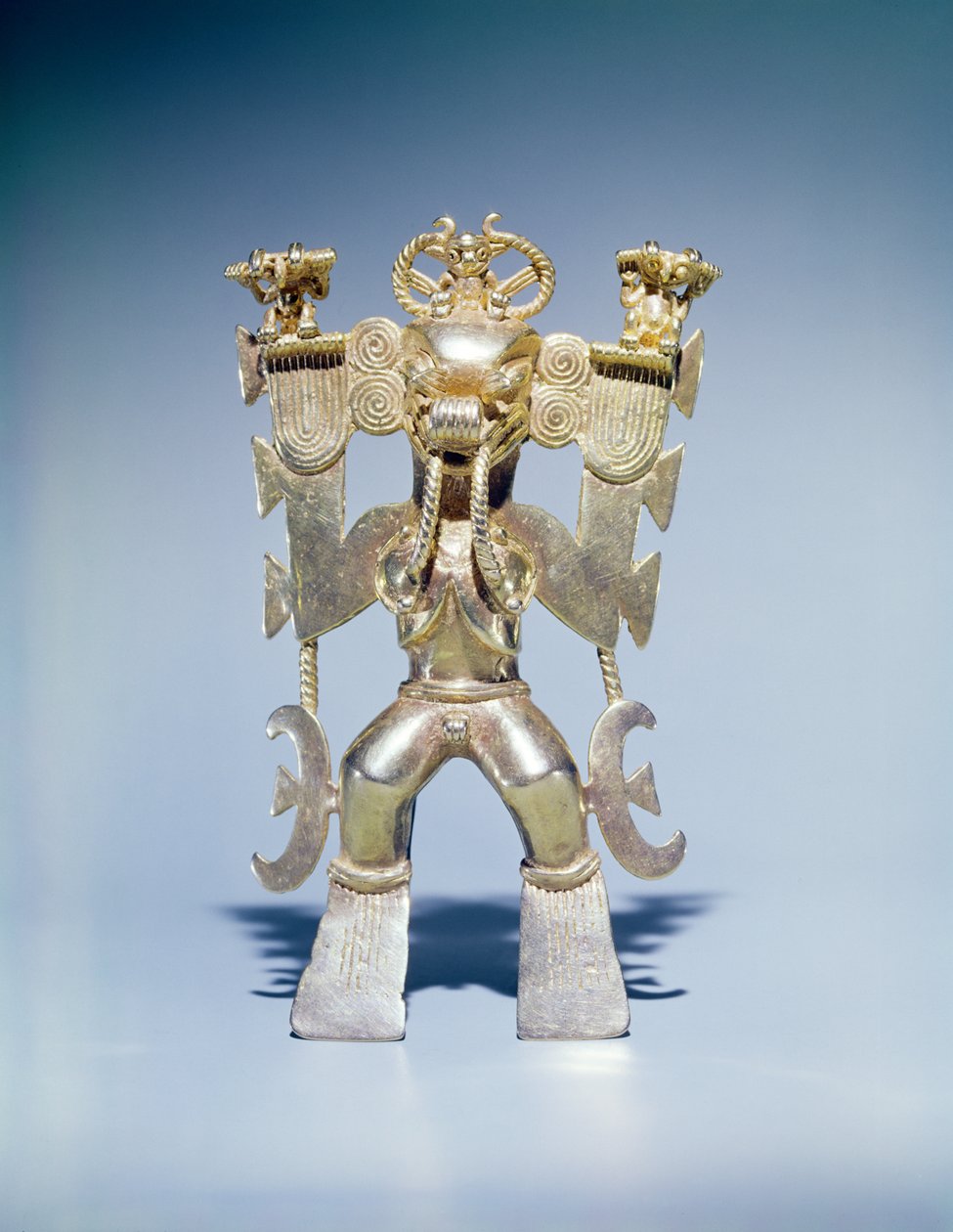 Wisior przedstawiający boga krokodyla, La Vaca, Punta Burica, Kostaryka (złoto) autorstwa Pre Columbian