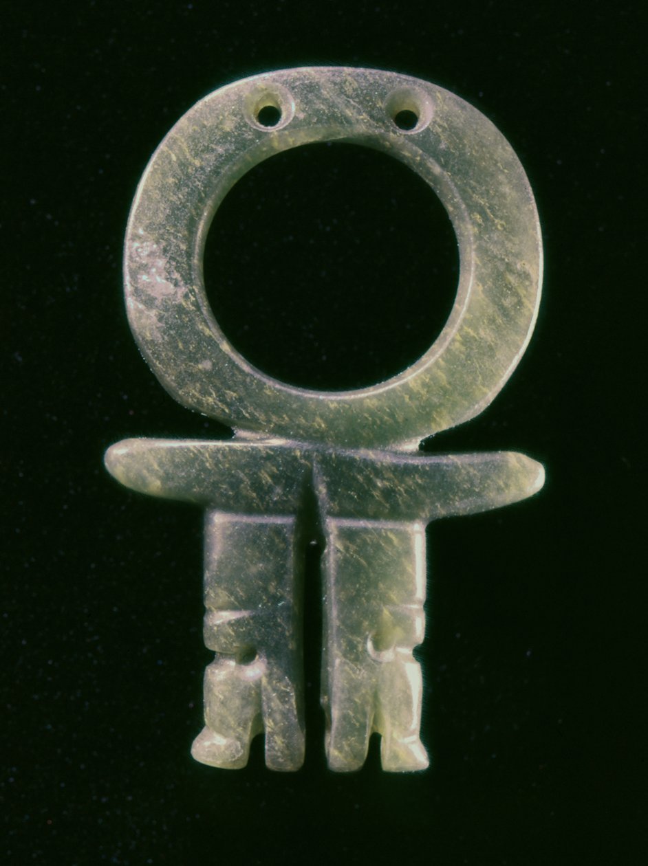 Okrągły wisiorek z dwoma głowami aligatorów, z Guacimo, okolice Linea Vieja (jadeit średni zielony) autorstwa Pre Columbian Pre Columbian