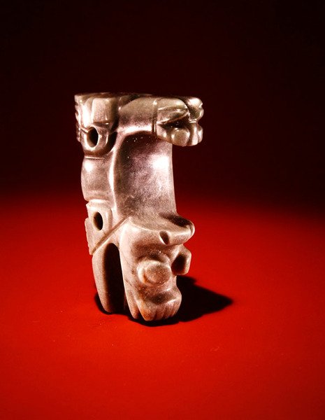 Złożony wisior zwierzęcy z Guacimo, obszar Linea Vieja (półprzezroczysty jadeit morski) autorstwa Pre Columbian Pre Columbian
