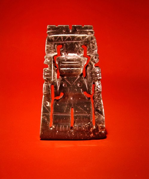 Oprawiona zawieszka z figurką, z Guacimo, okolice Linea Vieja (przezroczysty niebiesko-zielony jadeit) autorstwa Pre Columbian Pre Columbian