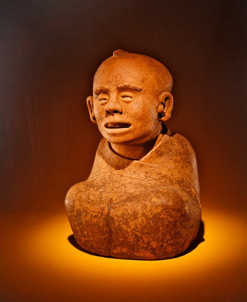Postać męska, Remojadas Culture (ceramika) autorstwa Pre Columbian Pre Columbian