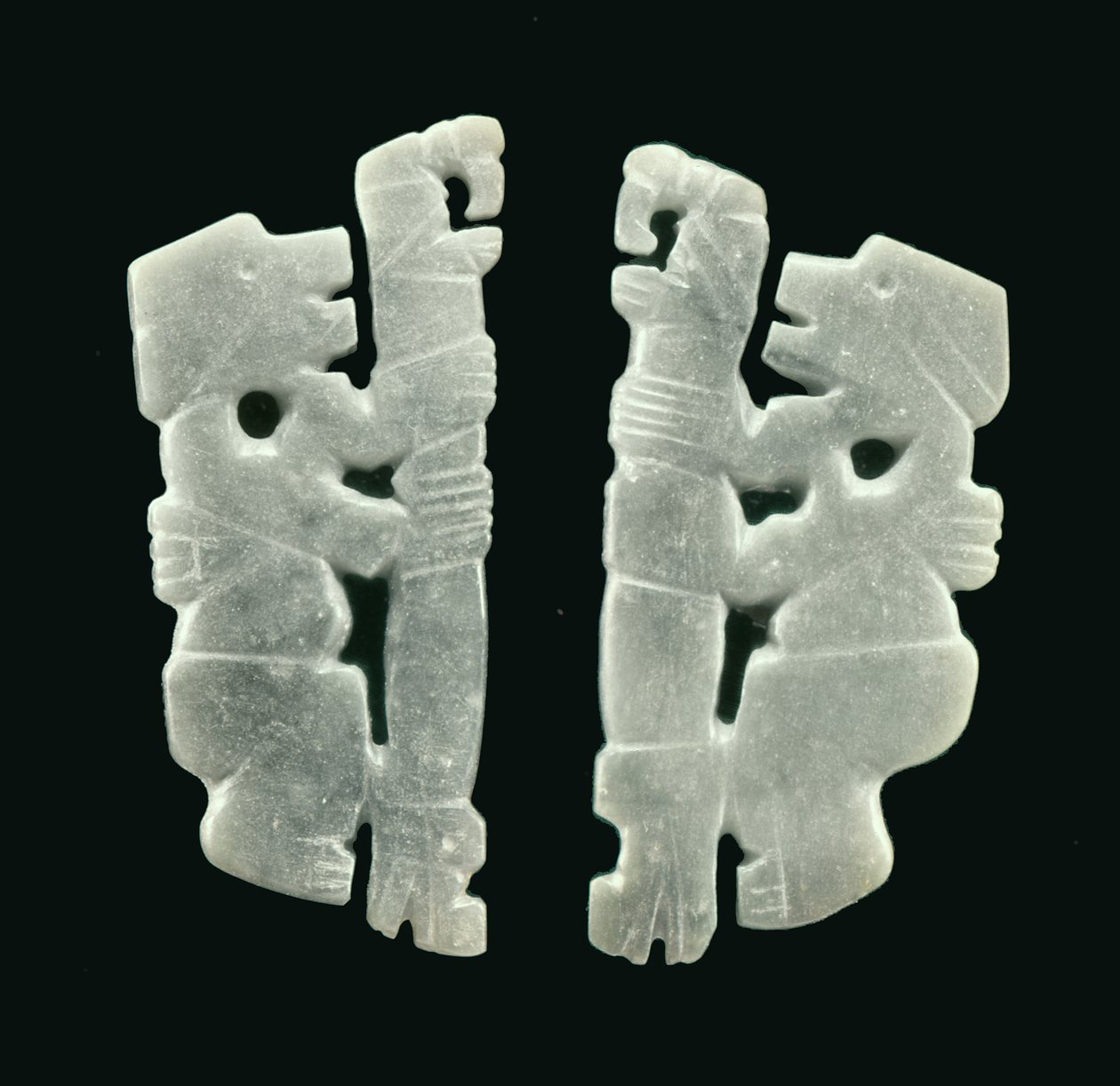 Para postaci z laską, z Guacimo, okolice Linea Vieja (przezroczysty niebiesko-zielony jadeit) autorstwa Pre Columbian Pre Columbian