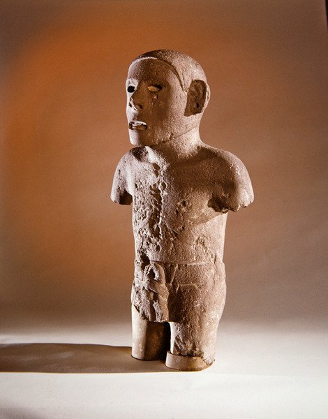 Postać stojąca, kultura Azteków (kamień wulkaniczny) autorstwa Pre Columbian Pre Columbian