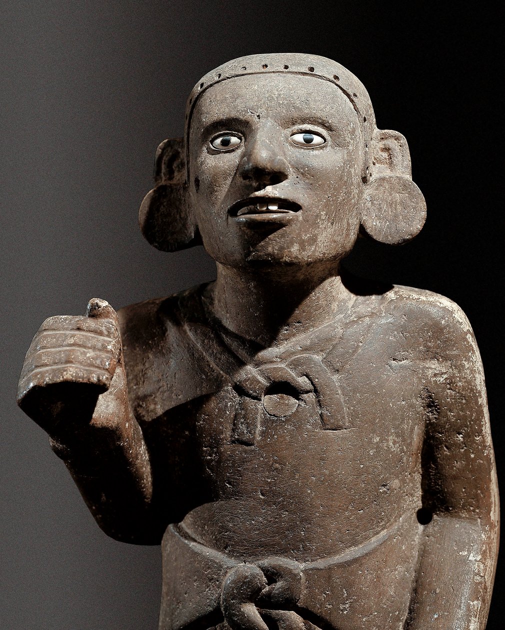 Cywilizacja prekolumbijska: rzeźba azteckiego kapłana autorstwa Pre Columbian