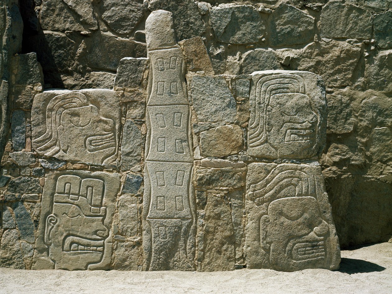 Mur z płaskorzeźbami wojowników autorstwa Pre Columbian Pre Columbian
