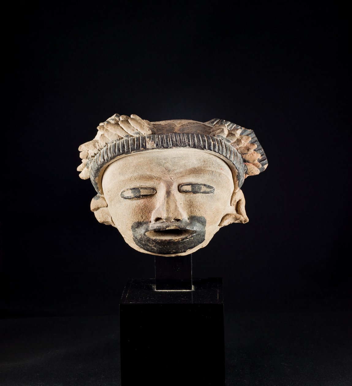 Statuetka głowy / Meksyk, kultura Totanaque (terakota) autorstwa Precolombian Precolombian