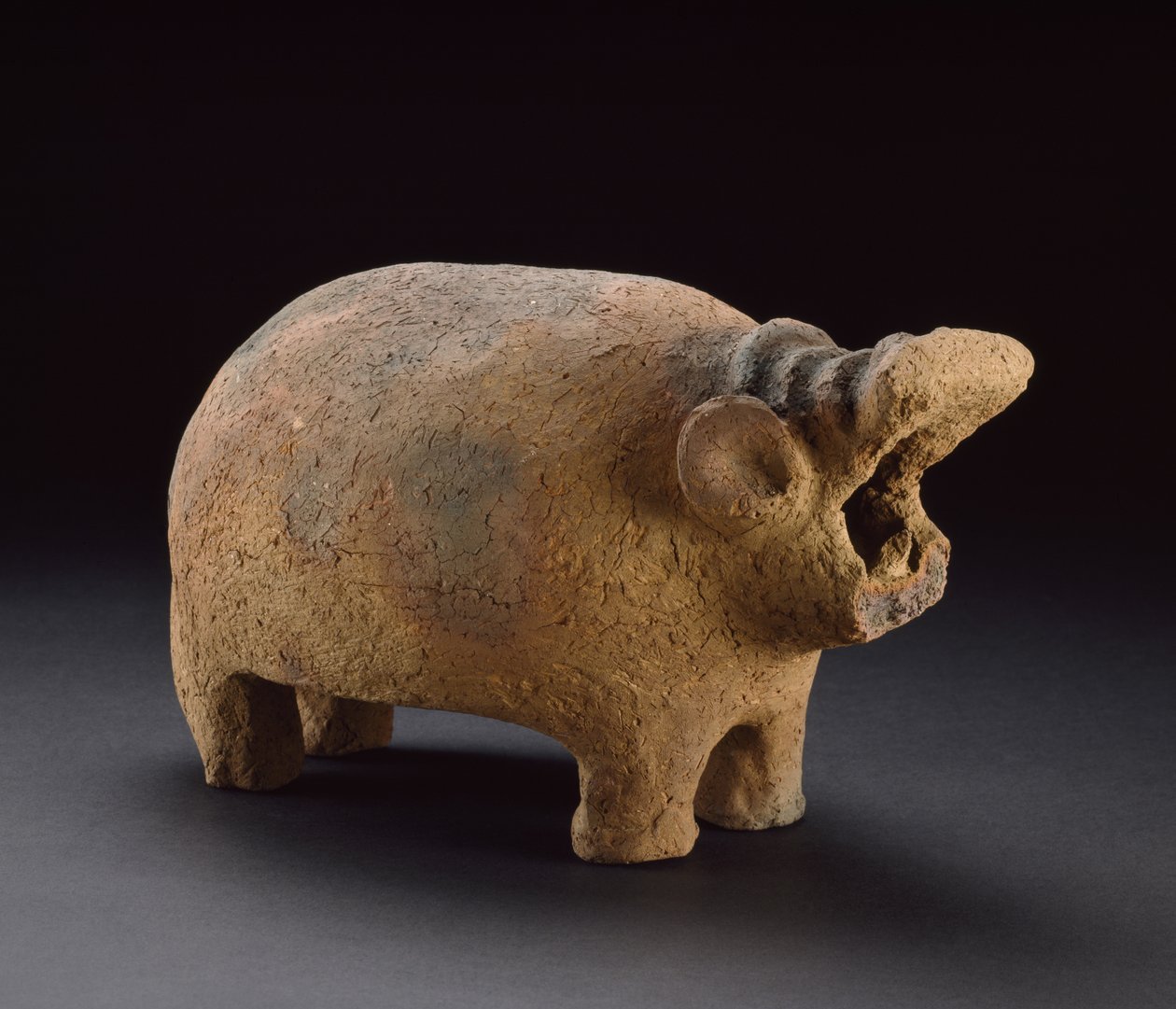 Figurka hipopotama, z grobu 134 w Hu, ok. 3500-3000 pne (gruba ceramika z czerwonego naczynia) autorstwa Predynastic Period Egyptian