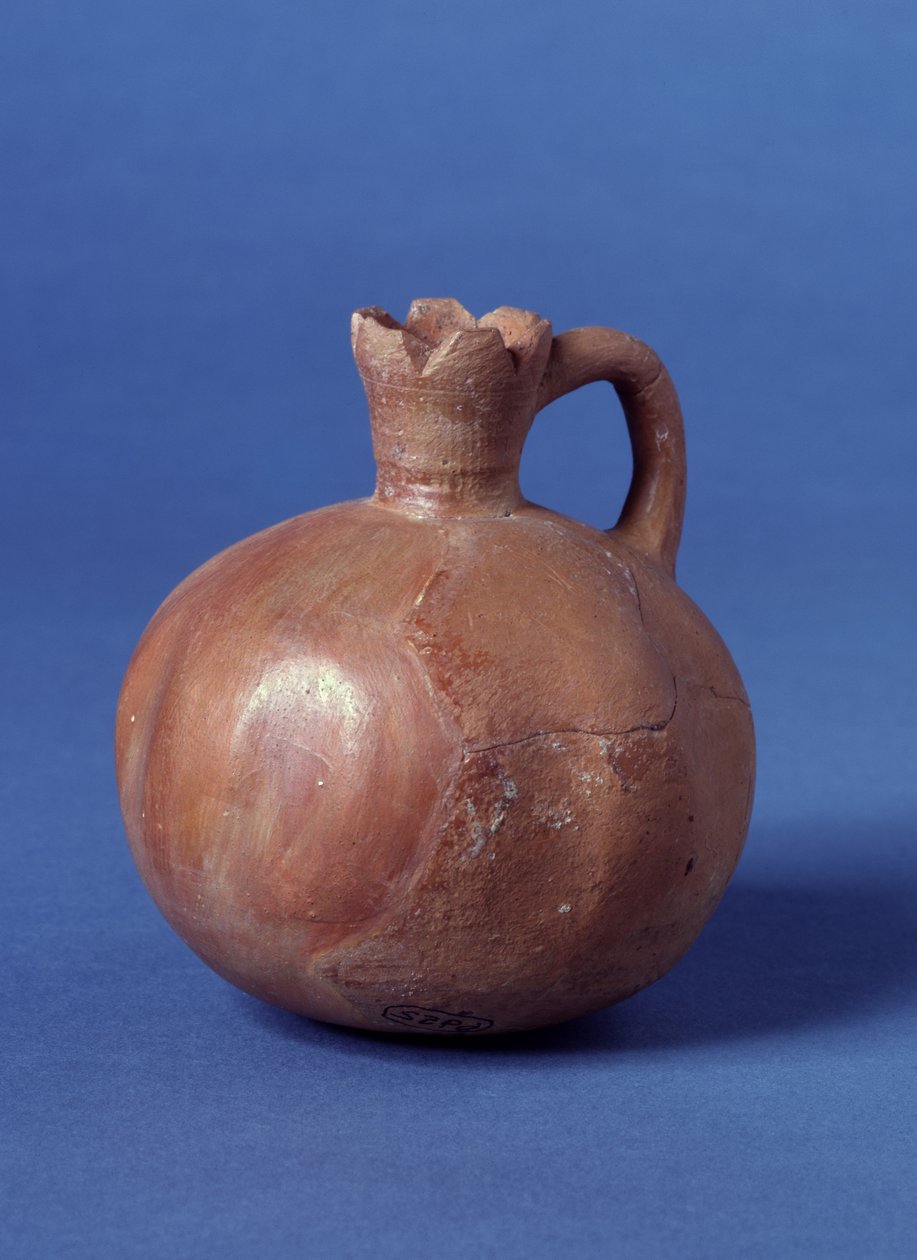 Wypalany prehistoryczny dzbanek w kształcie granatu, Jerozolima (ceramika) autorstwa Prehistoric
