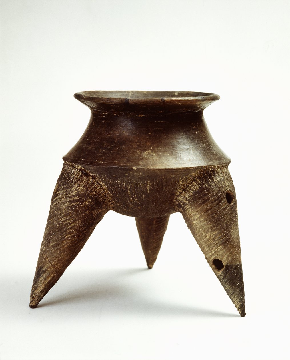 Garnek trójnożny (ceramiczny) autorstwa Prehistoric