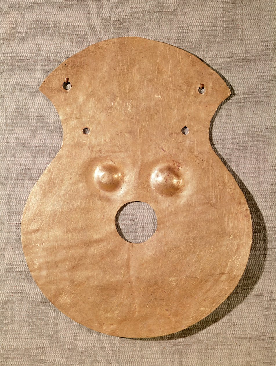 Bożek w kształcie skrzypiec, z Moigradu, 2500-2000 p.n.e. (złoto) autorstwa Prehistoric