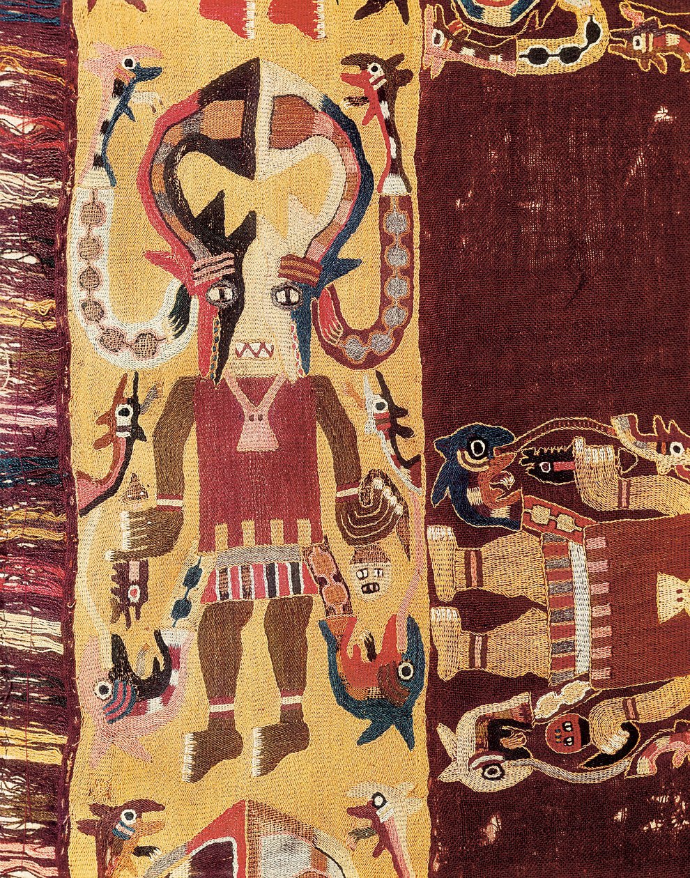 Cywilizacja prekolumbijska: ceremoniał w masce. 300-100 pne. Gobelin z Ica w Peru. Narodowe Muzeum Archeologiczne w Limie, Peru. autorstwa Prehistoric Prehistoric