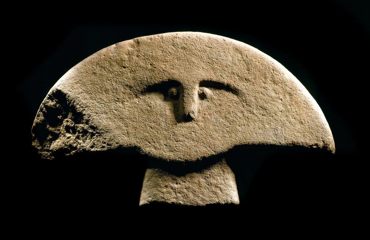 Sztuka prehistoryczna: postacie wyrzeźbione w epoce żelaza. 1100-800 pne. La Spezia, Miejskie Muzeum Cywilizacji Lunigiana autorstwa Prehistoric Prehistoric