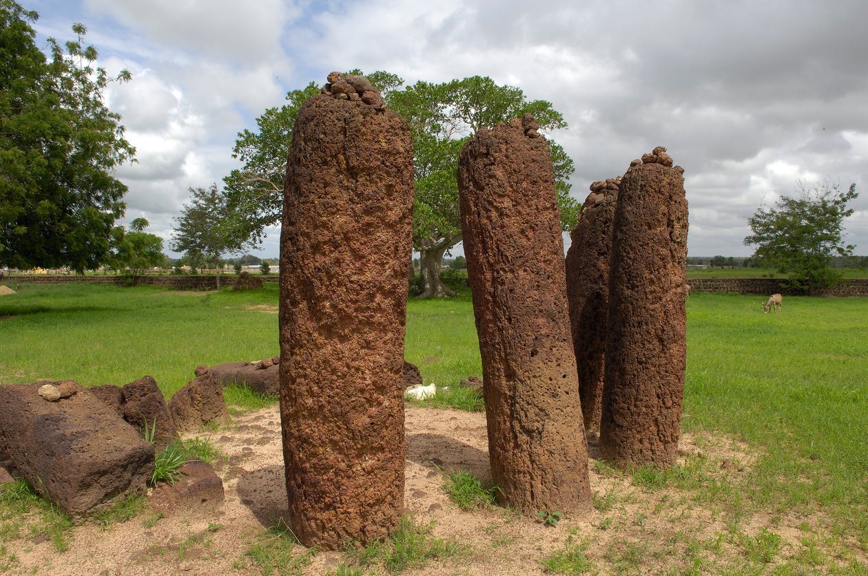 Prehistoria: Megalityczny krąg kamieni z Wassu w Gambii (foto) autorstwa Prehistoric Prehistoric