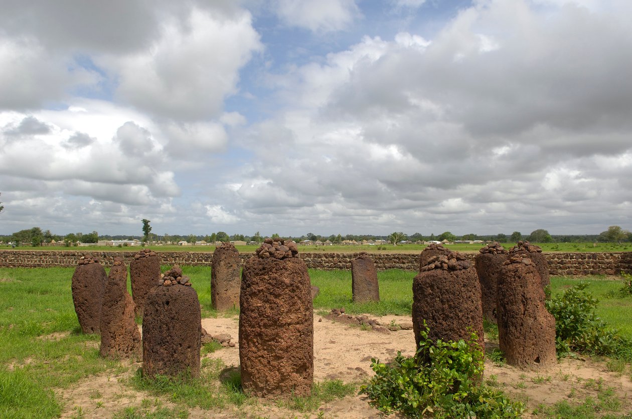 Prehistoria: Megalityczny krąg kamieni z Wassu w Gambii (foto) autorstwa Prehistoric Prehistoric