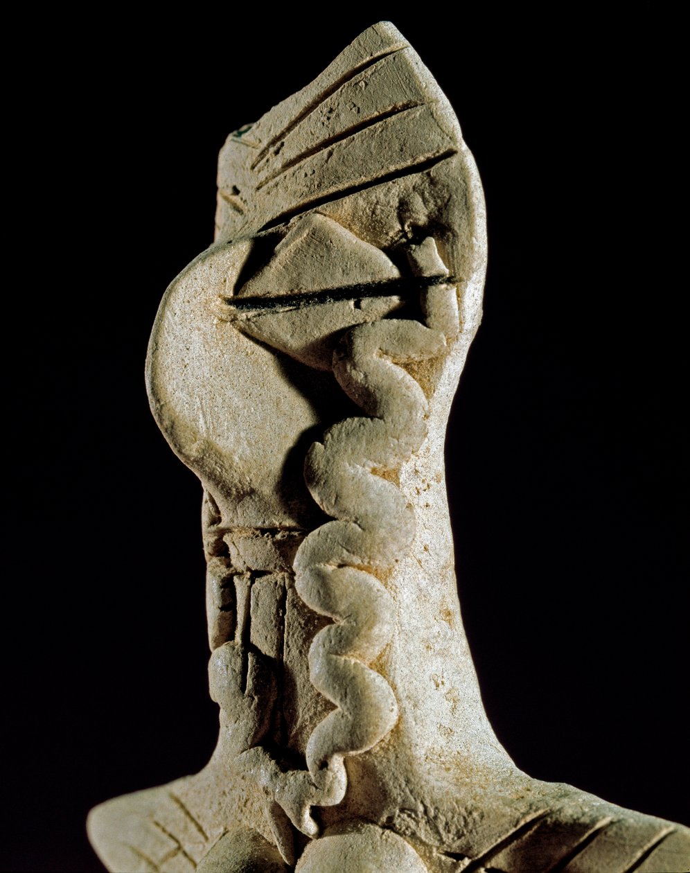 Prehistoria: głowa kobiety. Gliniana statuetka z centralnego Turkmenistanu (region Gonur Tepe). 3000-2500 pne, epoka brązu Moskwa, Instytut Archeologii Rosyjskiej Akademii Nauk, Rosja autorstwa Prehistoric Prehistoric