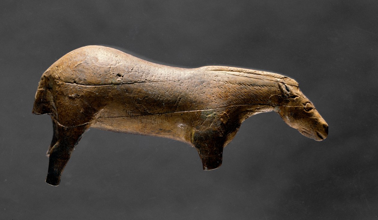 Koń z Lourdes. Figurka z kości słoniowej z Jaskini Espelugue. górny paleolit autorstwa Prehistoric Prehistoric