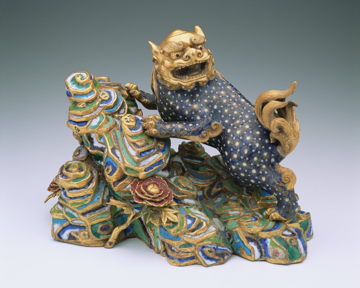 Postać lwa na skale (emalia cloisonne) autorstwa Qing Dynasty Chinese School