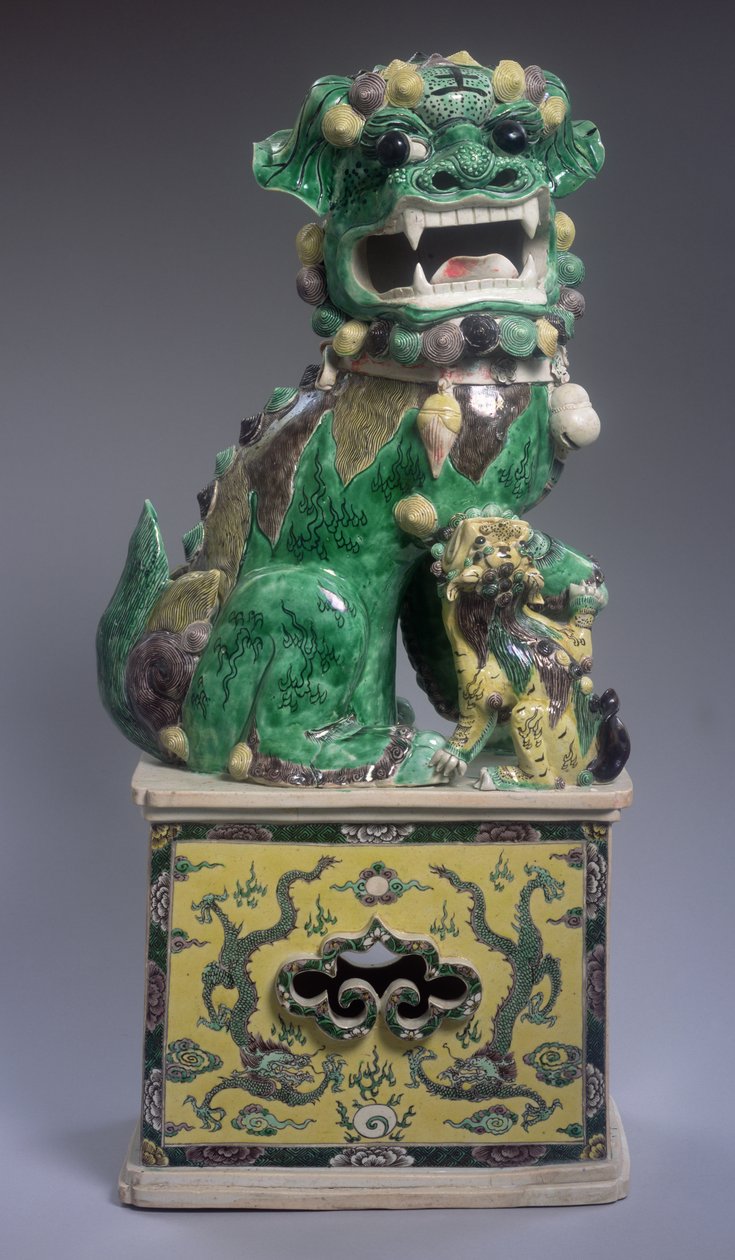 Duża Famille Verte Buddyjski Lew i Szczenię, okres Kangxi (1662-1722) (porcelana) autorstwa Qing Dynasty Chinese School