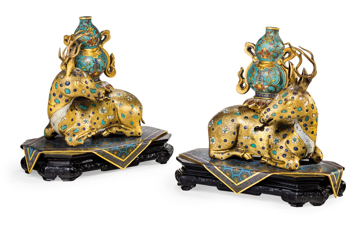 Para leżących jeleni (pozłacana miedź i emalia cloisonné) autorstwa Qing Dynasty   Qianlong Period Chinese School