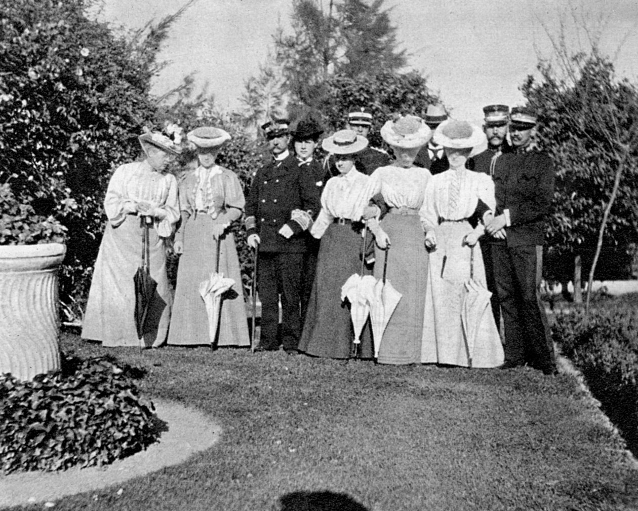 Grupa rodzinna w Atenach, 1908. autorstwa Queen Alexandra