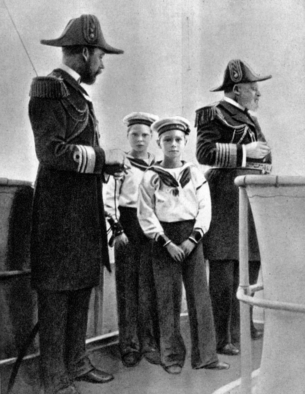 Król Edward VII 1841-1910 z synem Jerzym 1865-1936 i dwoma najstarszymi wnukami, 1908 autorstwa Queen Alexandra