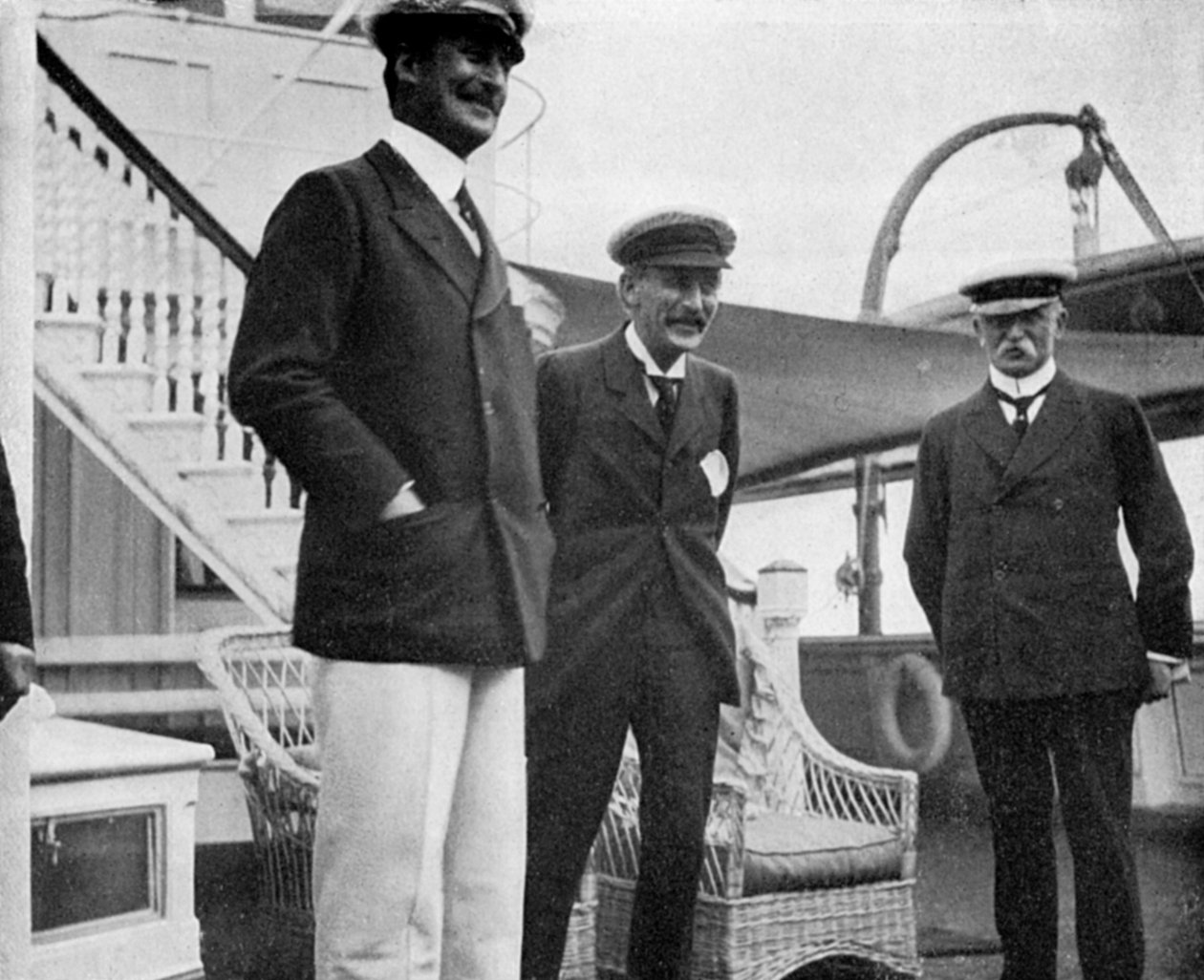 Sir Charles Hardinge, Sir Arthur Nicolson i generał Sir John French, 1908 autorstwa Queen Alexandra