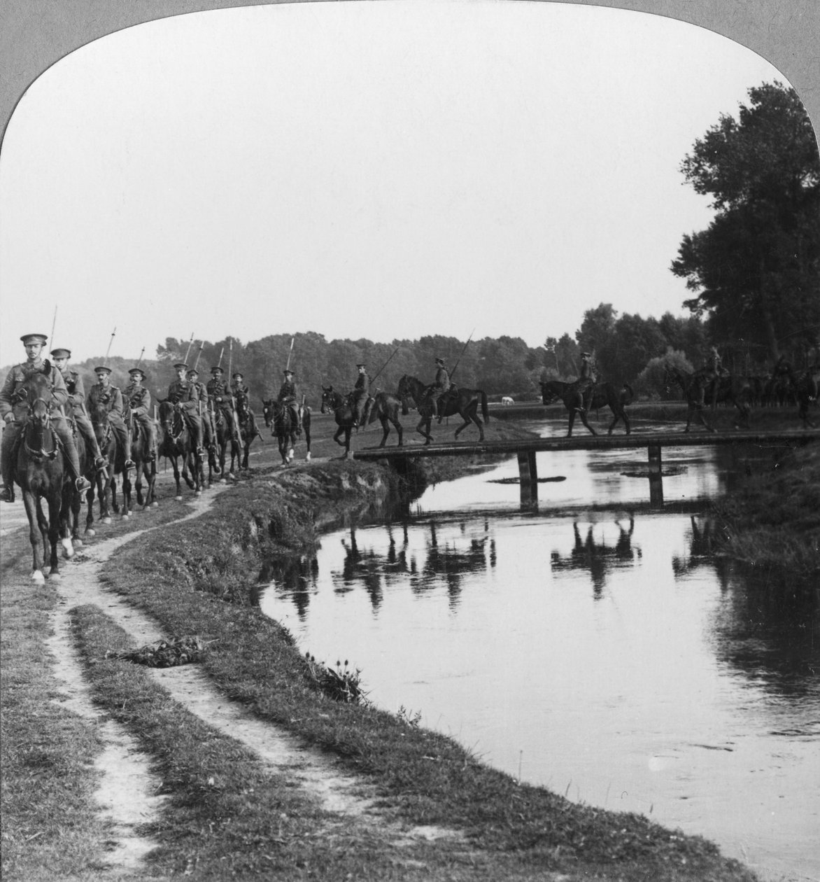Pułk kawalerii Allenbys za linią, Ypres, Belgia, I wojna światowa, c1914-c1917. autorstwa Realistic Travels Publishers